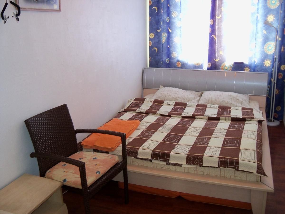 Апартаменты UKR Apartments in the Centre Киев-11
