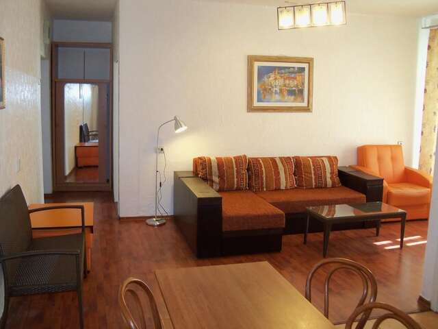 Апартаменты UKR Apartments in the Centre Киев-11